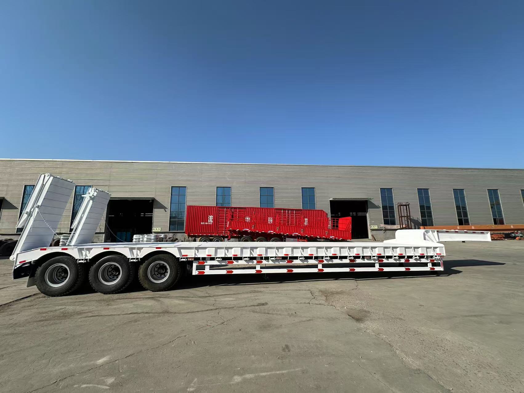 DERUN Көліктің 3 осьті төмендетілген жартылай тіркемелер Ганаға жөнелтілді